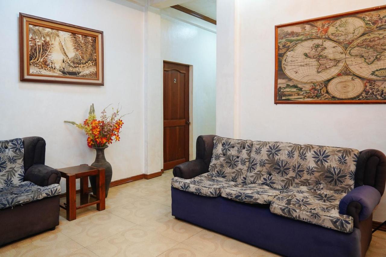 C Star Travellers Inn Ослоб Экстерьер фото