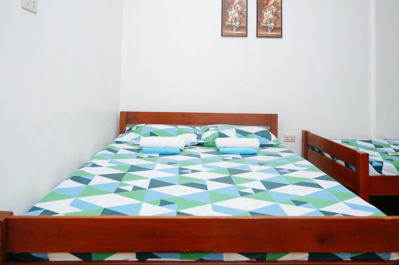 C Star Travellers Inn Ослоб Экстерьер фото