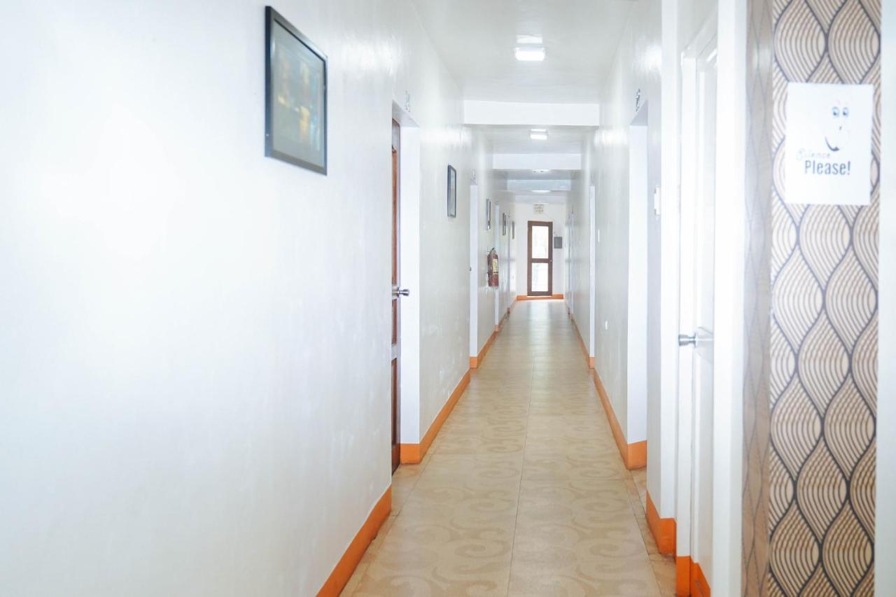 C Star Travellers Inn Ослоб Экстерьер фото
