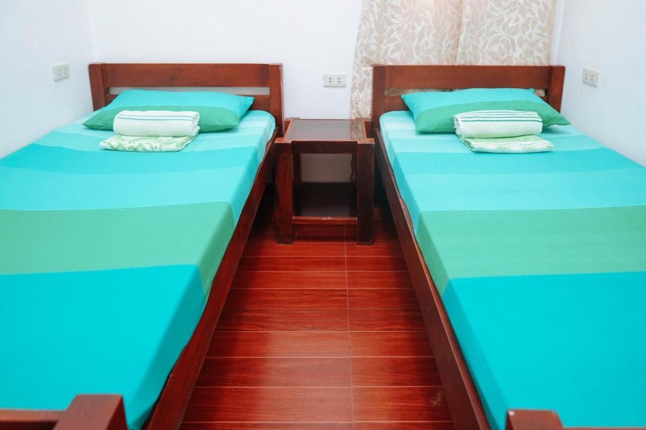 C Star Travellers Inn Ослоб Экстерьер фото