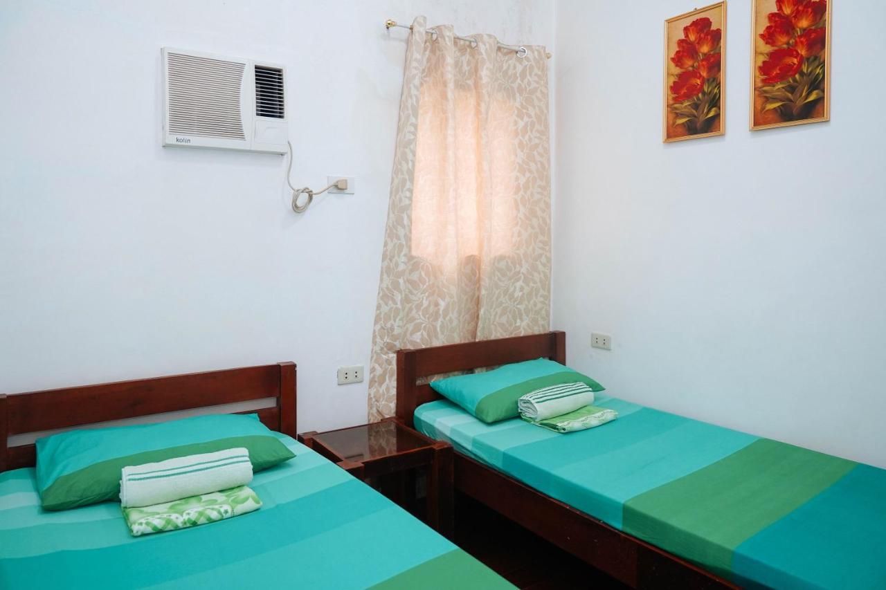 C Star Travellers Inn Ослоб Экстерьер фото