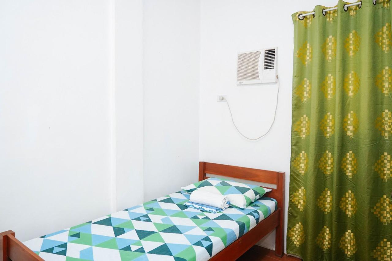 C Star Travellers Inn Ослоб Экстерьер фото