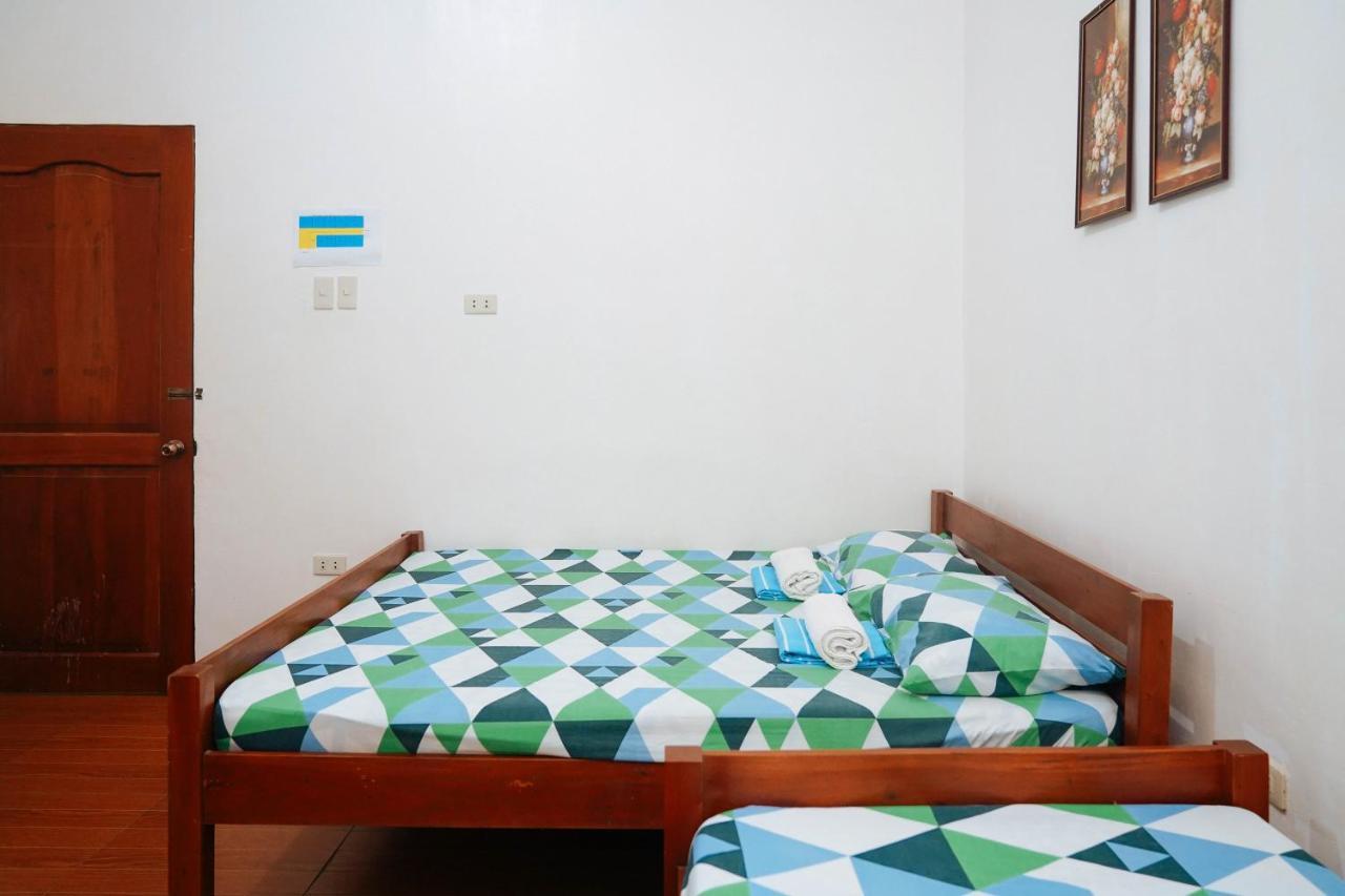 C Star Travellers Inn Ослоб Экстерьер фото